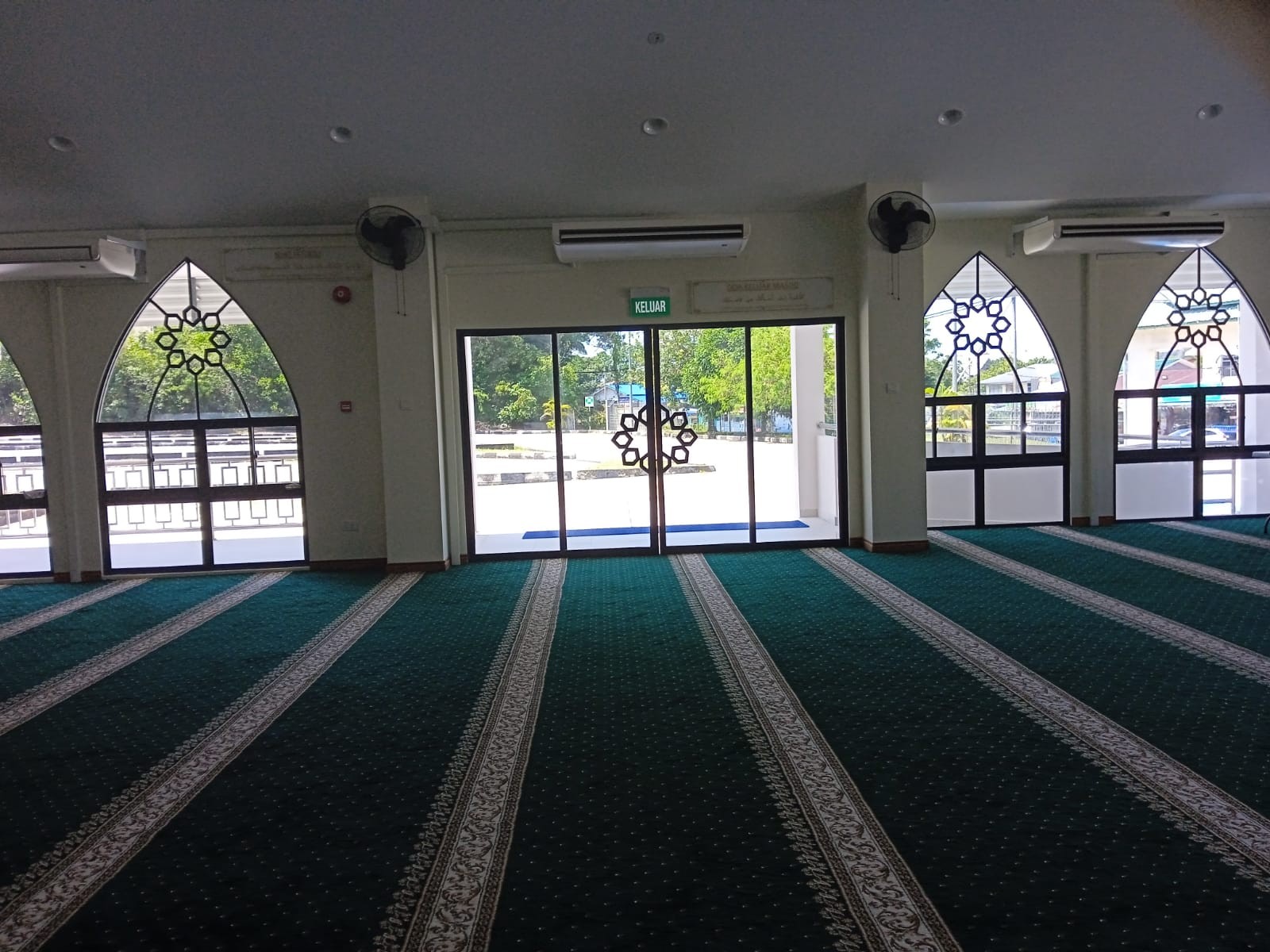 ruang solat.jpg
