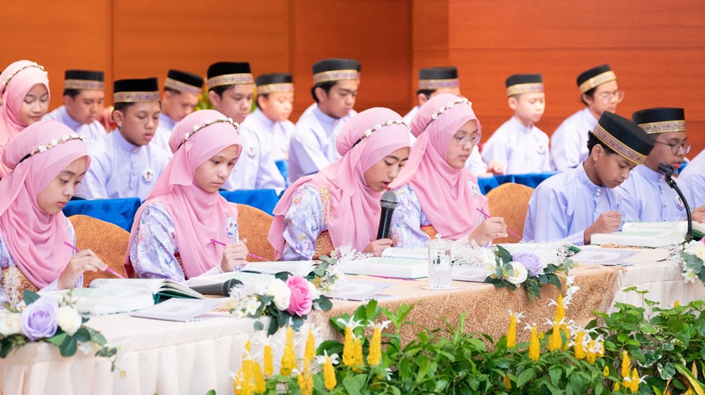 MAJLIS KHATAM AL-QURAN BAGI MURID-MURID DARJAH VI SEKOLAH UGAMA ANTARABANGSA BRUNEI (ISB), KAWASAN BRUNEI IIA BAGI TAHUN 1445H / 2024M