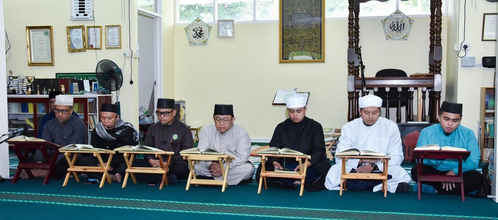 TADARUS AL-QURAN ERATKAN SILATURRAHIM PUSAT DAWAH ISLAMIAH BERSAMA MUALLAF PEDALAMAN