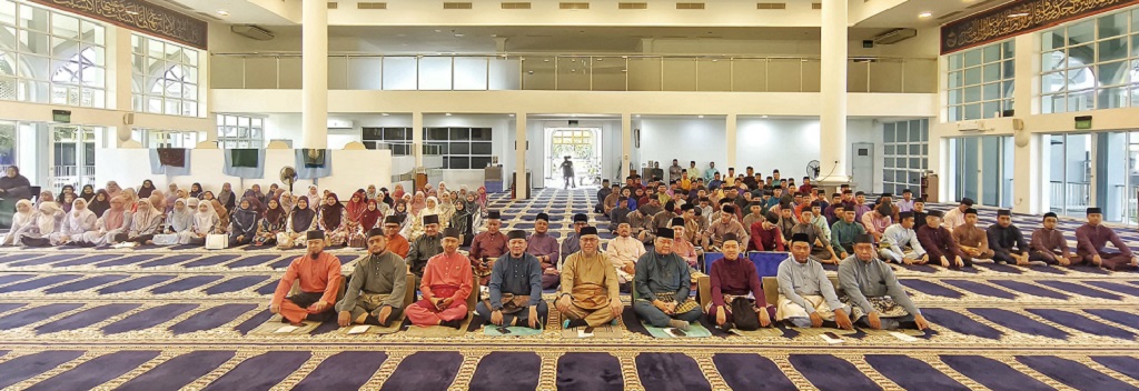 RAMAH MESRA AIDIL FITRI BELIA DAN BELIAWANIS MASJID SENEGARA  ANJURAN BERSAMA KUMPULAN AHLI JAWATAN KUASA TERTINGGI BELIA MASJID SENEGARA DAN AHLI JAWATAN KUASA TAKMIR MASJID DULI RAJA ISTERI PENGIRAN ANAK DAMIT BAGI TAHUN 1446H/2025M