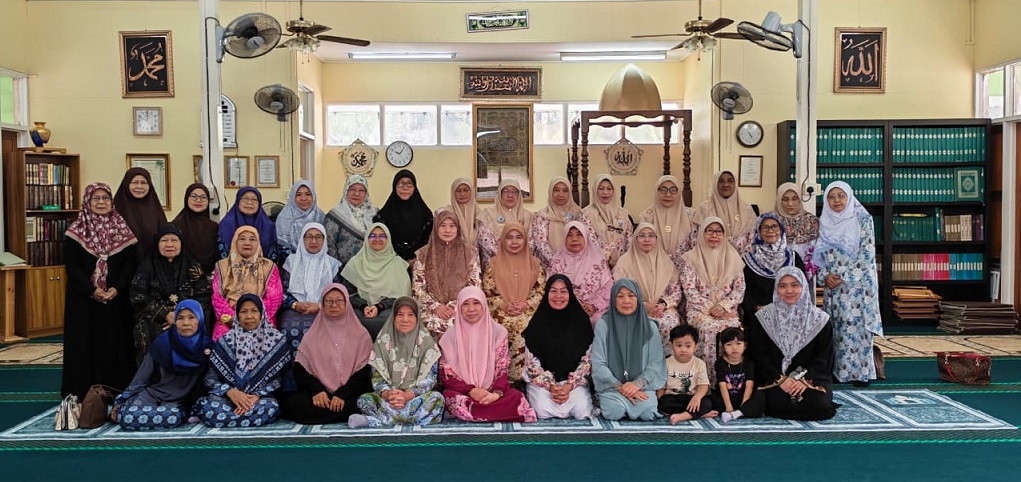 ZAHIRKAN CINTA DAN RINDU KEPADA BAGINDA  RASULULLAH SHALLALLAHU ‘ALAIHI WASALLAM DENGAN BERSELAWAT