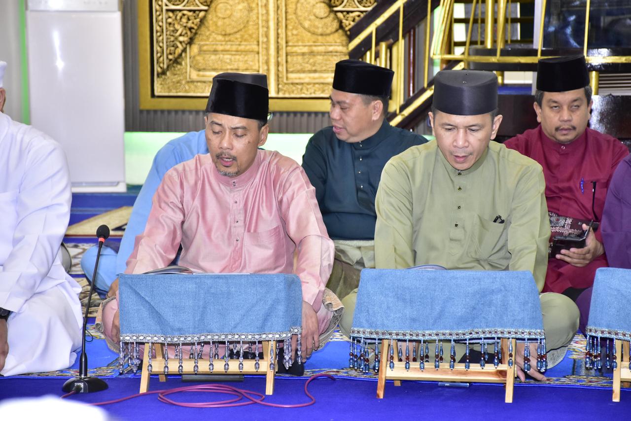 https://www.kheu.gov.bn/SiteImages/BPAAM%202026/018.8.2026%20ROMBONGAN%20DIKIR%20KHEU%20DI%20MASJID%20TUTONG%203.jpg