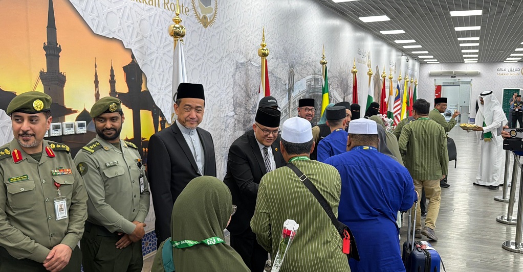 KETIBAAN PENERBANGAN PERTAMA BAKAL JEMAAH HAJI  NEGARA BRUNEI DARUSSALAM BAGI MUSIM HAJI TAHUN 1447H/2026M  DI MADINAH AL-MUNAWWARAH