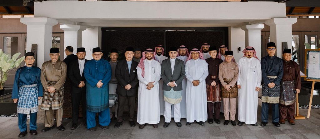 MAJLIS JAMUAN MAKAN TENGAH HARI UNTUK DELEGASI ARAB SAUDI  SEMPENA MAJLIS PELANCARAN MAKKAH ROUTE INITIATIVE