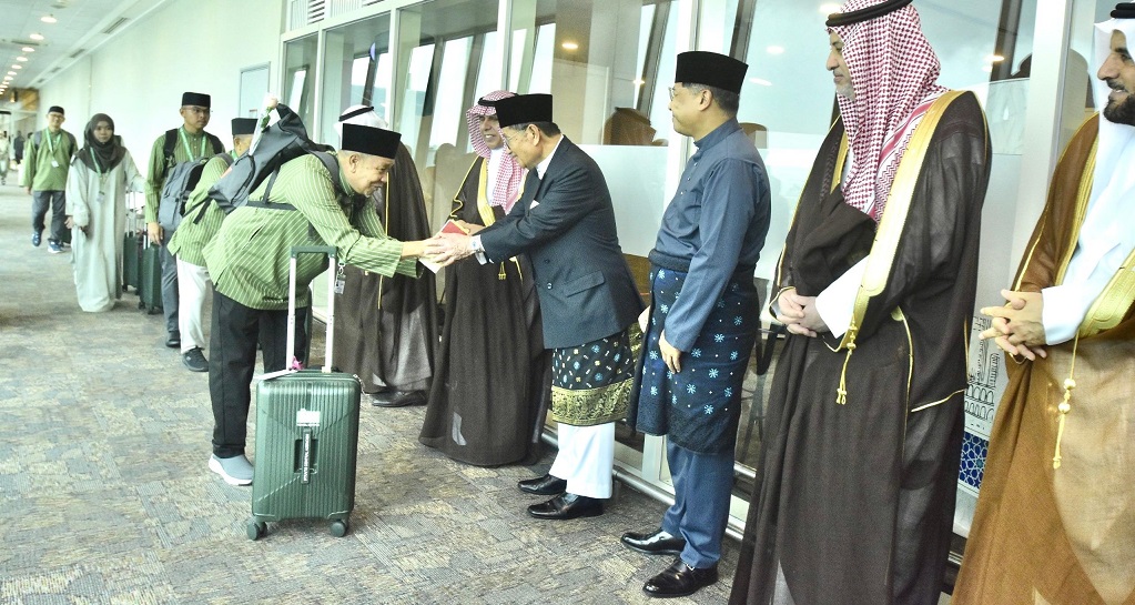 PENERBANGAN PERTAMA BAKAL-BAKAL JEMAAH HAJI NEGARA BRUNEI DARUSSALAM  BAGI MUSIM HAJI TAHUN 1447H / 2026M