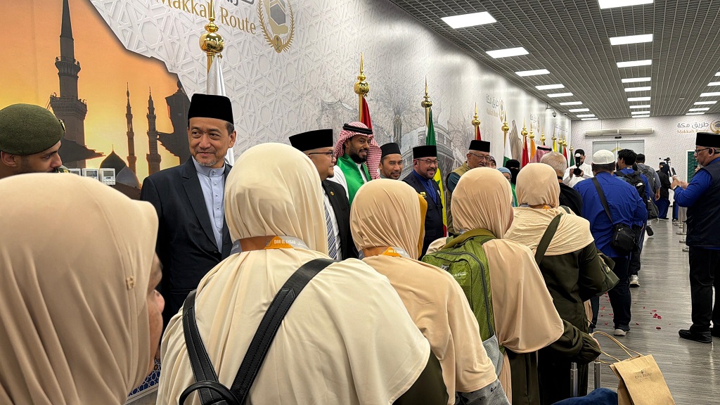 KETIBAAN PENERBANGAN KEDUA BAKAL JEMAAH HAJI NEGARA BRUNEI DARUSSALAM BAGI MUSIM HAJI TAHUN 1447H/2026M DI MADINAH AL-MUNAWWARAH