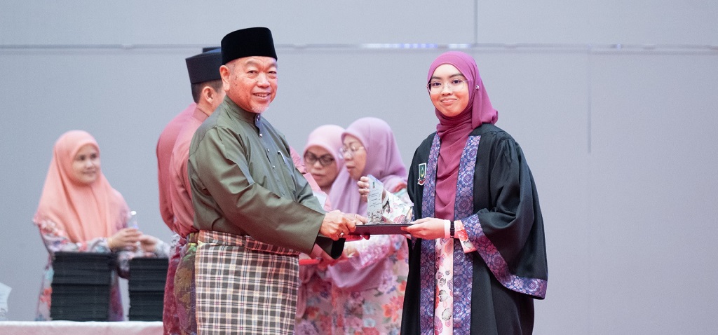 MAJLIS HAFL AL-TAKHARRUJ KE-32 SEKOLAH TINGGI ARAB HASSANAL BOLKIAH TAHUN 1447-1448H/ 2026M